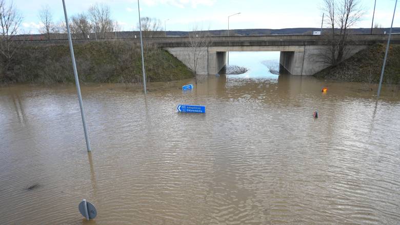 Έβρος: Ζητείται εκτάκτως η συνδρομή του στρατού – Πάνω από δύο μήνες για την αποστράγγιση χωραφιών