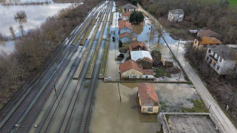 Έβρος: Αποκαλυπτικές εικόνες καταγράφουν το μέγεθος της καταστροφής- Φόβοι για νέα άνοδο της στάθμης