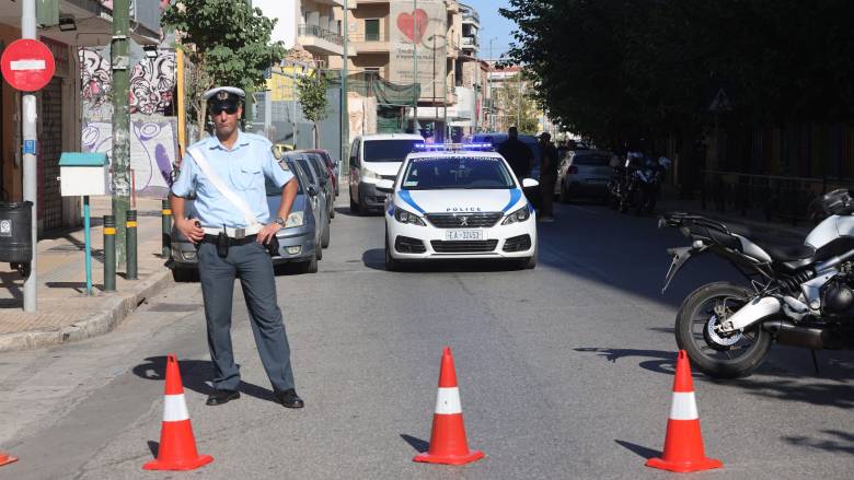 Συναγερμός στην Πάτρα: Εκρηκτικός μηχανισμός στη Διεύθυνση Μεταφορών - Στο σημείο πυροτεχνουργοί