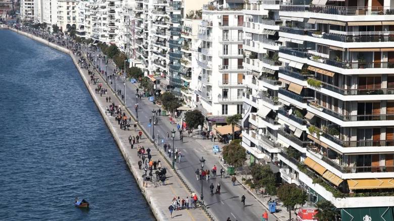 Άγνωστοι βανδάλισαν γλυπτό στο κέντρο της Θεσσαλονίκης