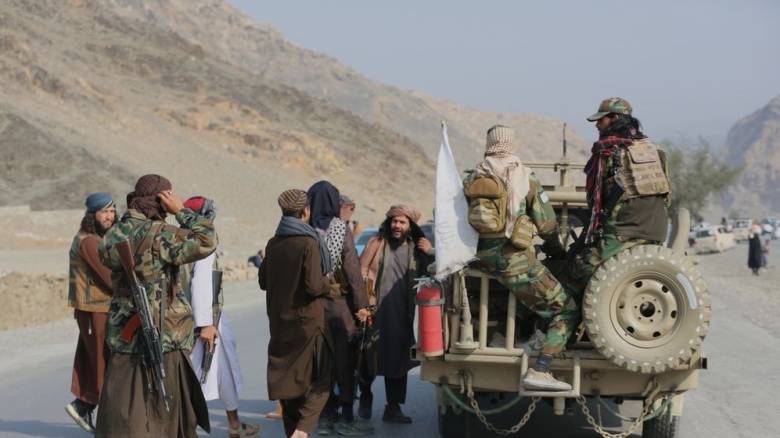 Γιατί «μιλούν» τα όπλα ανάμεσα σε Πακιστάν και Αφγανιστάν: Πώς από σύμμαχοι κατέληξαν εχθροί