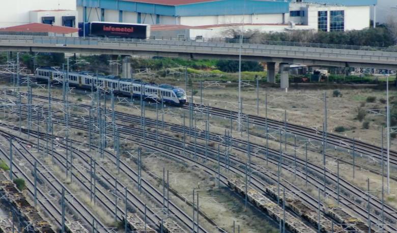 Τρένο συγκρούστηκε με αγριογούρουνο λίγο πριν την Ανάσταση στη γραμμή Λάρισα - Θεσσαλονίκη