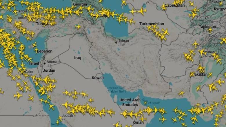 Αναστέλλονται οι πτήσεις προς τη Μέση Ανατολή - Χάρτης δείχνει τα αεροσκάφη να απομακρύνονται