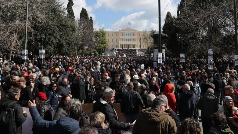 Συνελήφθη άνδρας με αεροβόλο στην συγκέντρωση για τα Τέμπη στο Σύνταγμα