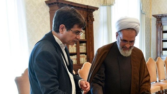 Ο Αλιρεζά Αράφι αναλαμβάνει προσωρινά το ρόλο του ανώτατου ηγέτη στο Ιράν