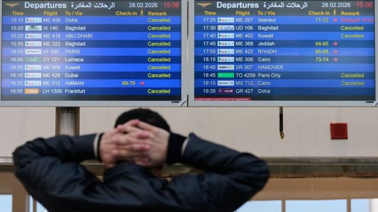 Παράθυρο ευκαιρίας για απεγκλωβισμό χιλιάδων Ελλήνων αναζητά η Αθήνα 