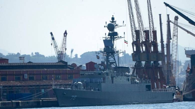 Βύθιση ιρανικού πολεμικού πλοίου στη Σρι Λάνκα -  Άγνωστα τα αίτια, αγνοούνται 140 άτομα