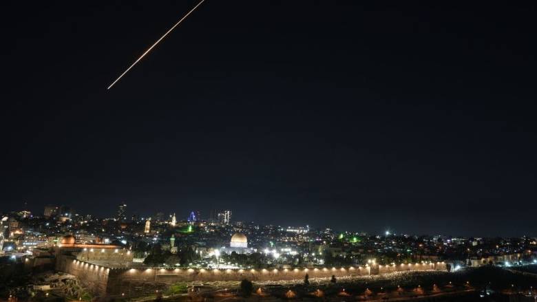 Το Ιράν απειλεί να χτυπήσει τις πρεσβείες του Ισραήλ σε όλο τον κόσμο