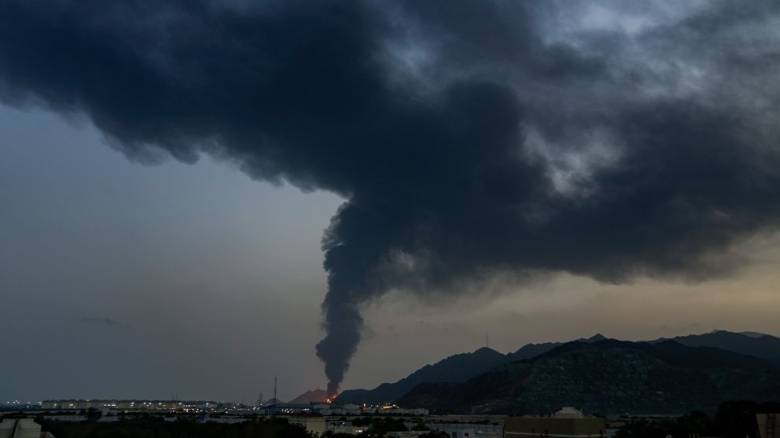 Συναγερμός έκτακτης ανάγκης στα Ηνωμένα Αραβικά Εμιράτα: «Αναζητήστε καταφύγιο»