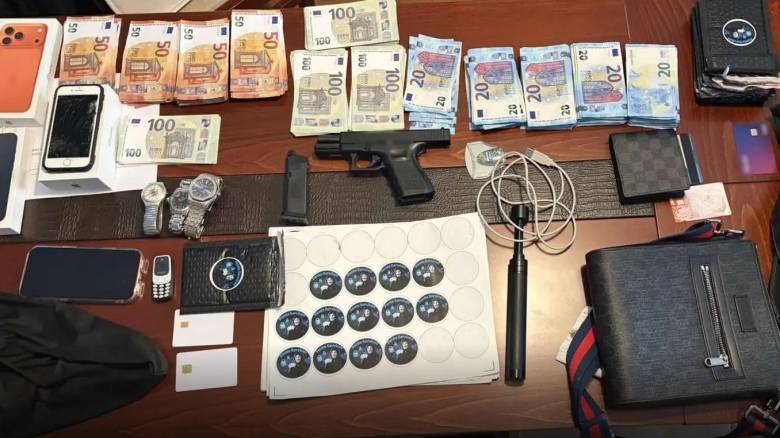 Κατερίνη: Χειροπέδες σε ανήλικο παραχαράκτη νομισμάτων - Διακινούσε και κάρτες κλώνους ΑΤΜ