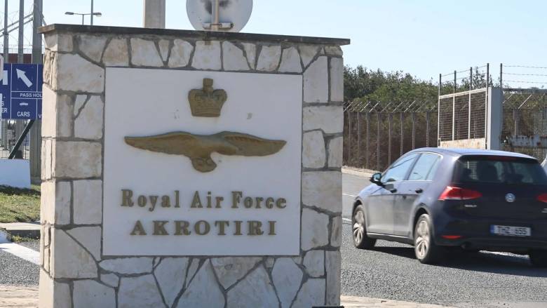 Έφτασε εκτάκτως στην Κύπρο ο Βρετανός υπουργός Άμυνας: Θα συναντηθεί με Χριστοδουλίδη