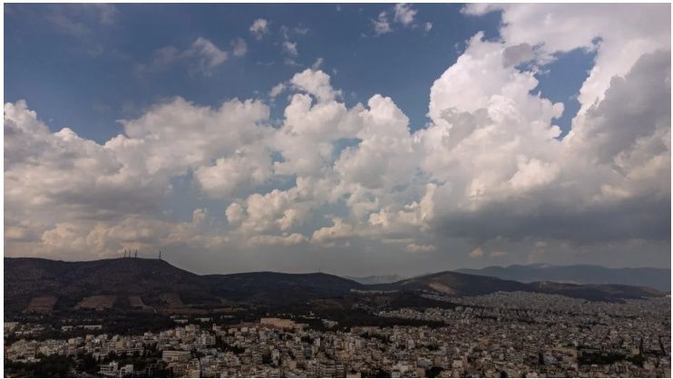 Καιρός: Σχεδόν αίθριος με τοπικές βροχές και πτώση της θερμοκρασίας - Ενισχύονται οι άνεμοι