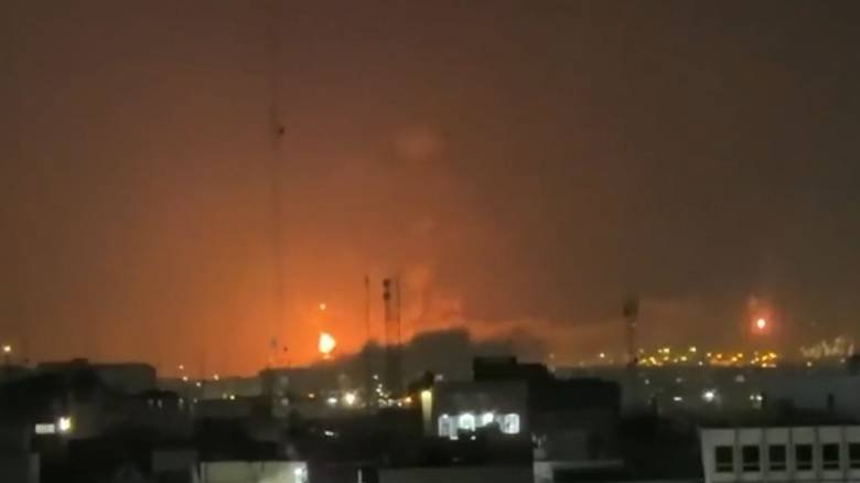 Ιράν: Χτυπήματα του Ισραήλ σε τρεις ιρανικές πετρελαϊκές υποδομές στην Τεχεράνη