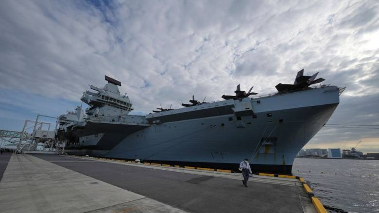 Βρετανικό αεροπλανοφόρο ετοιμάζεται για πιθανή ανάπτυξη στη Μέση Ανατολή