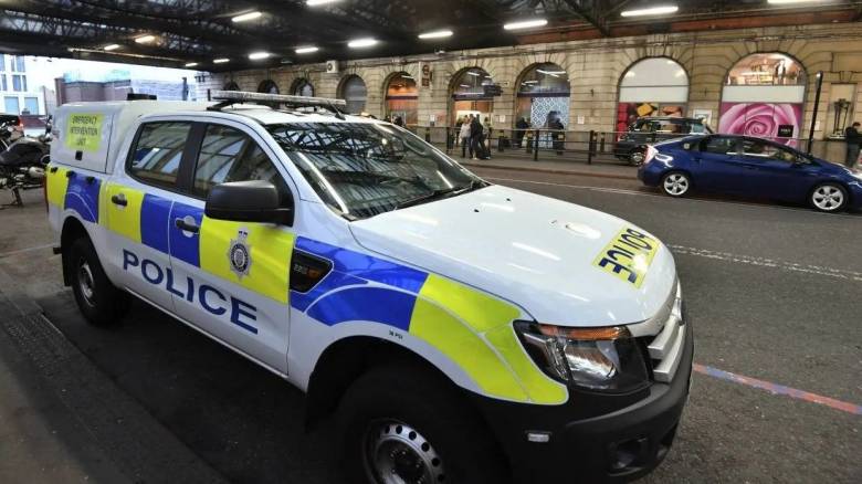 Γλασκώβη: Μεγάλη φωτιά σε κατάστημα κοντά στον σιδηροδρομικό σταθμό – Χάος στις μετακινήσεις