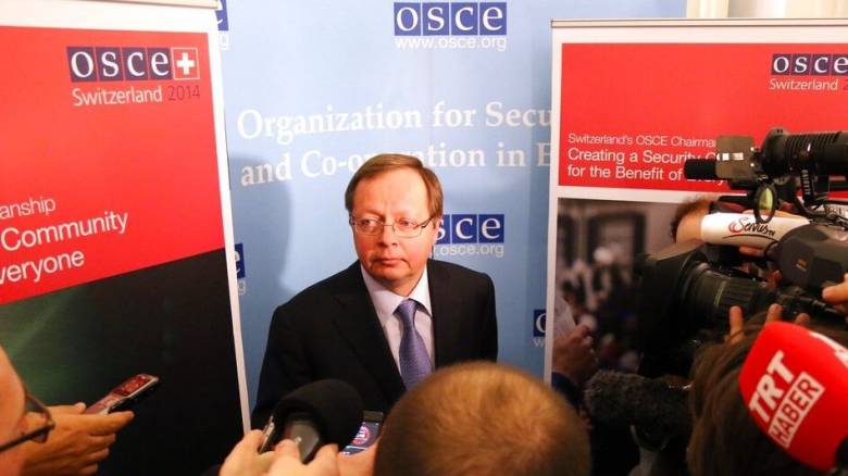 «Το Ιράν δεν είναι σύμμαχος, δεν είμαστε ουδέτεροι στον πόλεμο», λέει ο Ρώσος πρέσβης στη Βρετανία