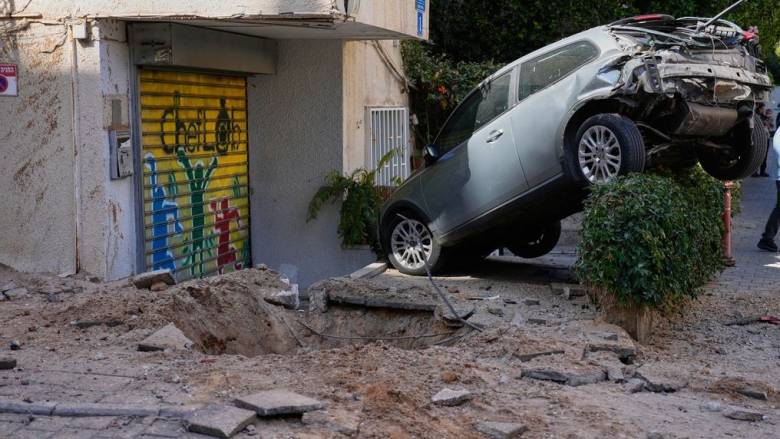 Έξι τραυματίες, ο ένας σοβαρά, σε ιρανική επίθεση με βόμβα διασποράς στο Ισραήλ