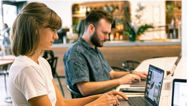 Ανοίγει σήμερα η πλατφόρμα για τα Voucher των 750 ευρώ - Όλα τα δικαιολογητικά