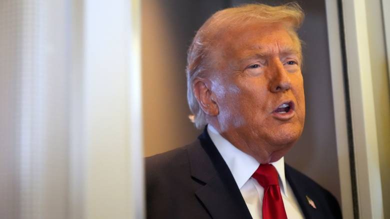 «Απαράδεκτο»: Τι έχει πει ο Τραμπ για τον νέο ανώτατο ηγέτη Μοτζτάμπα Χαμενεΐ