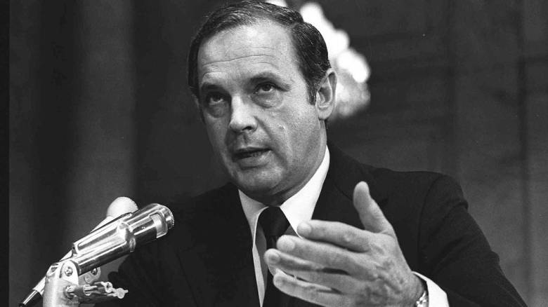 Πέθανε ο Αλεξάντερ Μπάτερφιλντ, βοηθός του Νίξον που οδήγησε στην αποκάλυψη του Γουότεργκεϊτ