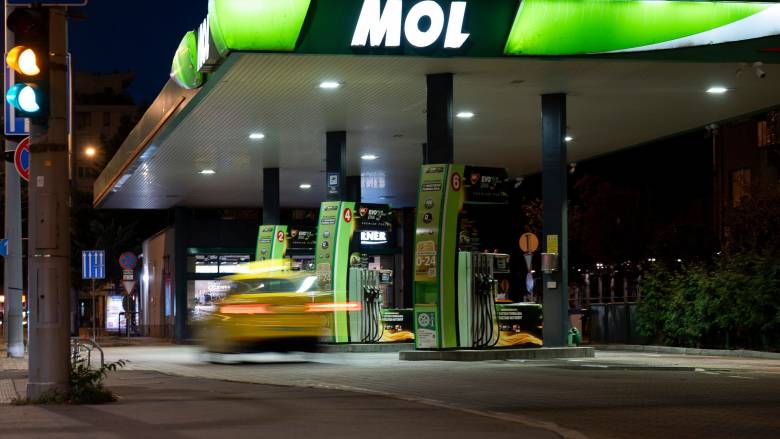 Ανώτατο όριο στις τιμές των καυσίμων και στην Ουγγαρία