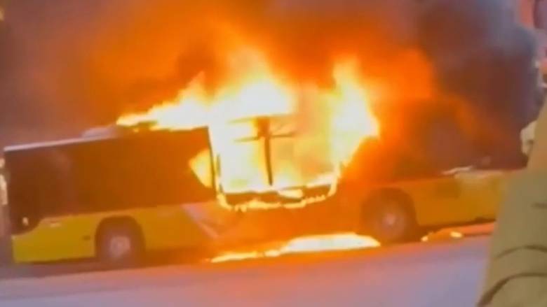 Δυστύχημα στην Ελβετία: Νεκροί και τραυματίες σε λεωφορείο που κάηκε ολοσχερώς