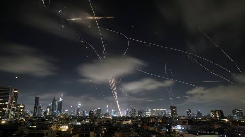 Πώς η τεχνητή νοημοσύνη χρησιμοποιείται στις πολεμικές επιχειρήσεις – Τι φέρνει το μέλλον