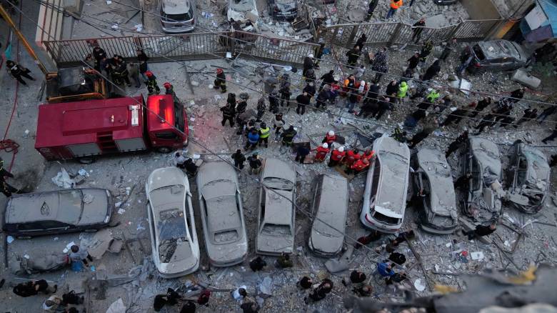 Τέσσερις νεκροί από χτύπημα σε πολυκατοικία στο κέντρο της Βηρυτού