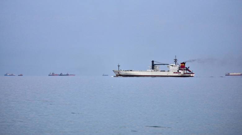 «Δεν αληθεύει»: Αρνείται η Τεχεράνη τη ναρκοθέτηση των Στενών του Ορμούζ