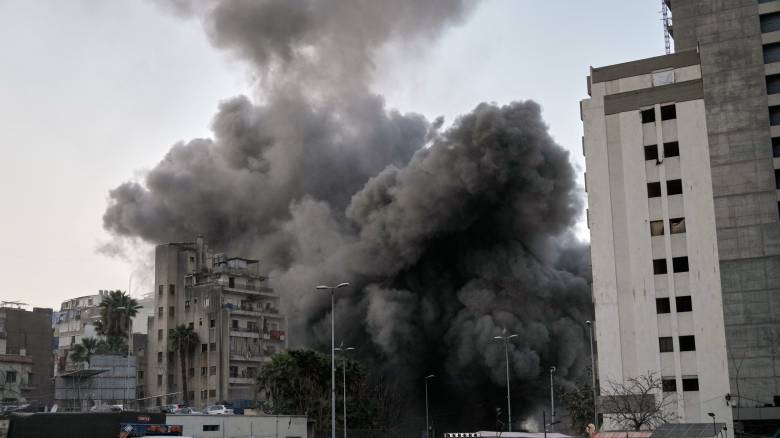 Ιράν – Ισραήλ – ΗΠΑ: Ο πόλεμος μαίνεται, τα τάνκερ καίγονται και οι απειλές συνεχίζονται