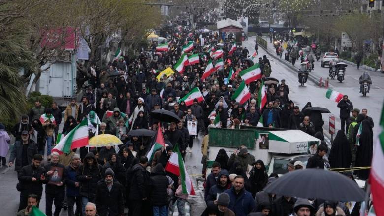 Πεζεσκιάν και Αραγτσί στους δρόμους της Τεχεράνης κατά τη διάρκεια της διαδήλωσης