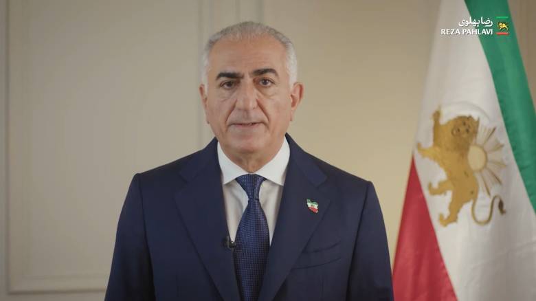 Ο Ρεζά Παχλαβί δηλώνει έτοιμος για τη μετάβαση του Ιράν υπό την ηγεσία του
