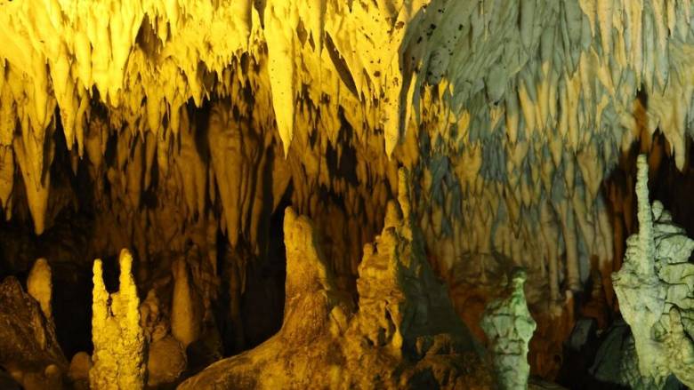 Ιχνηλατώντας το μοναδικό Σπήλαιο του Δράκου στην Καστοριά