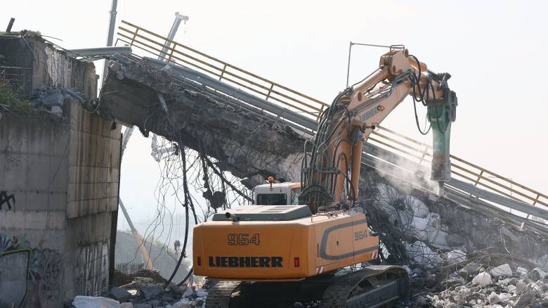 Ολοκληρώθηκε η κατεδάφιση γέφυρας στον Περιφερειακό Θεσσαλονίκης - Kυκλοφοριακές ρυθμίσεις και αύριο
