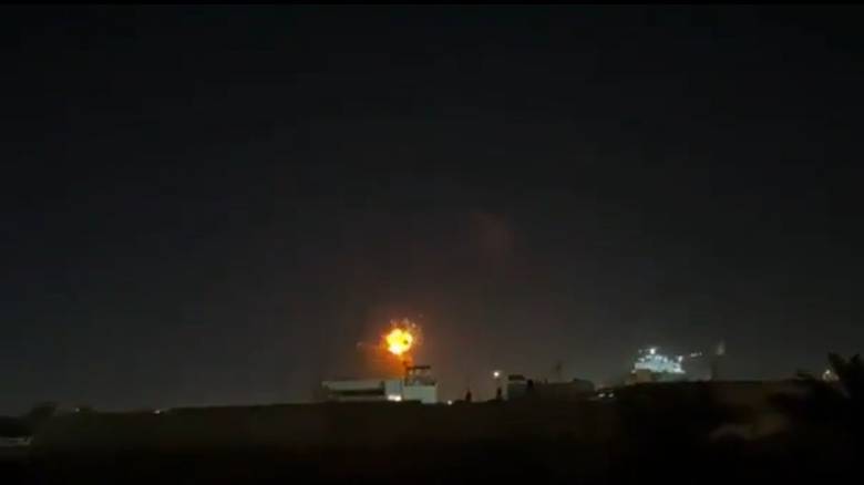 Εκρήξεις στη Βαγδάτη: Πυρκαγιά στην οροφή ξενοδοχείου, χωρίς αναφορές για θύματα