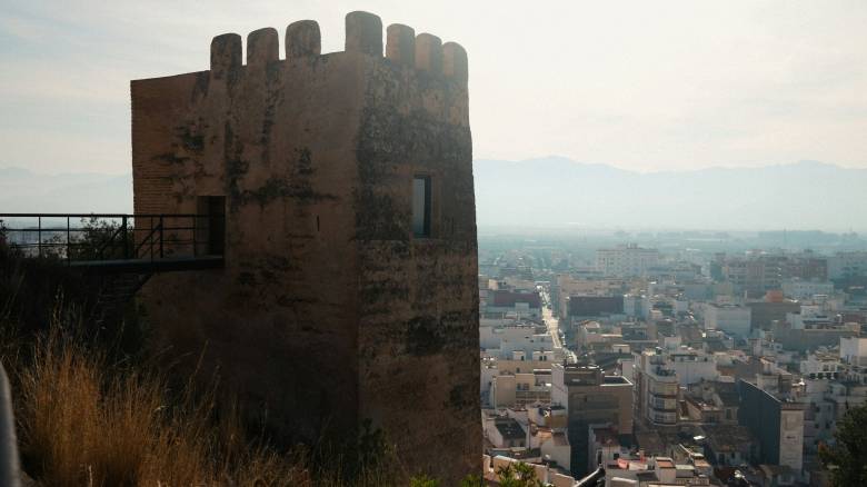 Βίντεο καταγράφει την αιφνίδια κατάρρευση πύργου σε μεσαιωνικό κάστρο της Ισπανίας