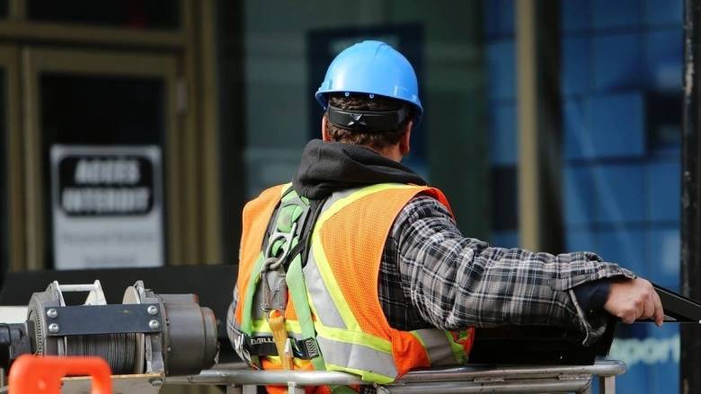 Πότε θα ανακοινωθούν τα μέτρα στήριξης για τον κλάδο της ελληνικής βιομηχανίας