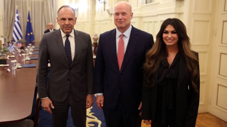 Συνάντηση Γεραπετρίτη με Μάθιου Γουίτακερ - Συμμετείχε και η Κίμπερλι Γκίλφοϊλ