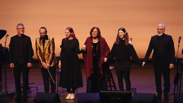 «Φωνές και Μνήμες»: Μια μαγική βραδιά με κατάμεστη αίθουσα στο Μέγαρο Μουσικής Αθηνών