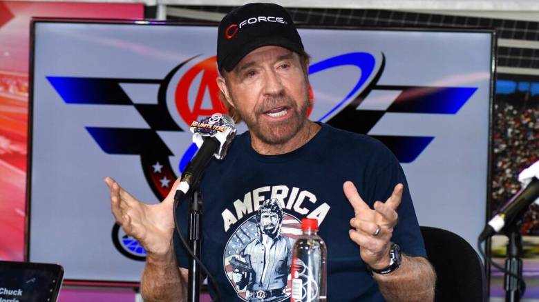 Στο νοσοκομείο ο αμερικανός ηθοποιός Τσακ Νόρις