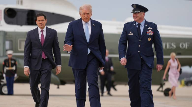 Ο Ντόναλντ Τραμπ καλεί τη διεθνή κοινότητα να αναλάβει τη φύλαξη των Στενών του Ορμούζ