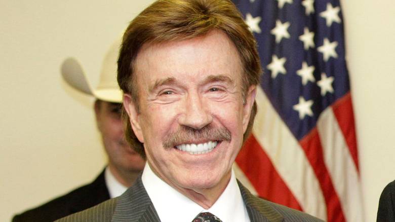 «Ήταν σκληρό καρύδι - Ένθερμος Ρεπουμπλικάνος»: Ο Τραμπ για τον θάνατο του Τσακ Νόρις