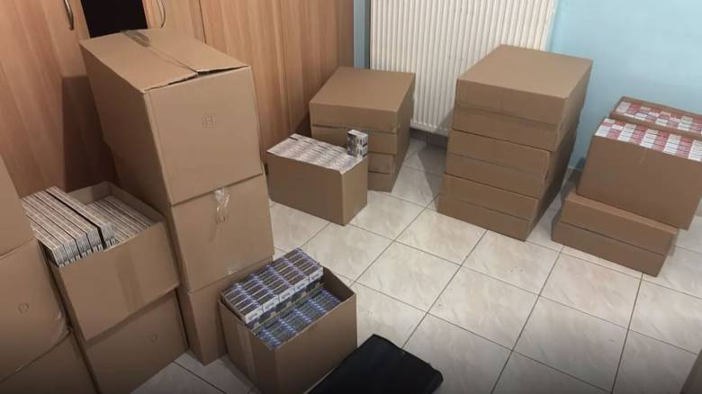 Εγκληματική οργάνωση διακινούσε μεγάλες ποσότητες λαθραίων τσιγάρων σε Αττική και Βόρεια Ελλάδα