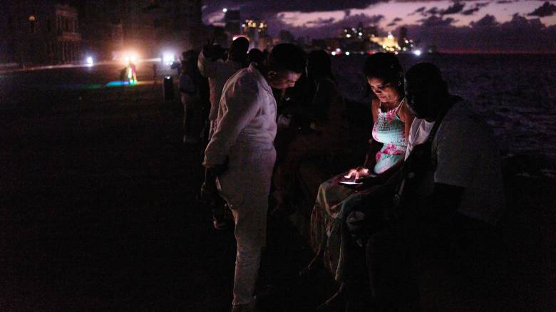 Στο σκοτάδι ξανά η Κούβα: Δεύτερο γενικό μπλακ άουτ λόγω του εμπάργκο των ΗΠΑ