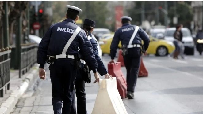 25η Μαρτίου: Κυκλοφοριακές ρυθμίσεις στην Αθήνα για την παρέλαση - Πώς θα κινηθούν Μετρό και Τραμ