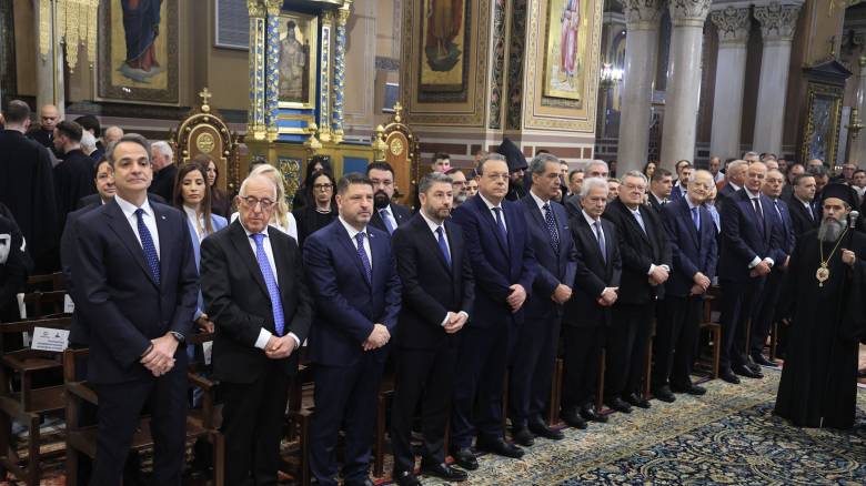 Παρουσία Τασούλα και Μητσοτάκη η δοξολογία για την 25η Μαρτίου - Φωτογραφίες από τη Μητρόπολη Αθηνών