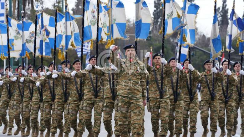 Συγκίνηση και δέος στη μεγαλειώδη στρατιωτική παρέλαση για την 25η Μαρτίου