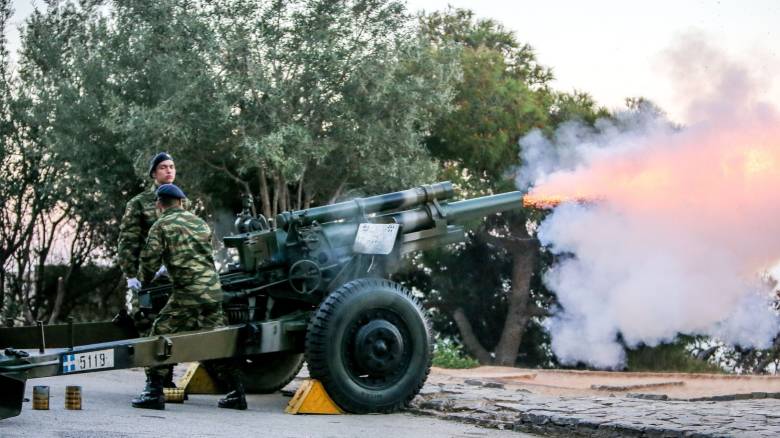 25η Μαρτίου: Με 21 κανονιοβολισμούς στο Λυκαβηττό ξεκίνησαν στην Αθήνα οι εορταστικές εκδηλώσεις