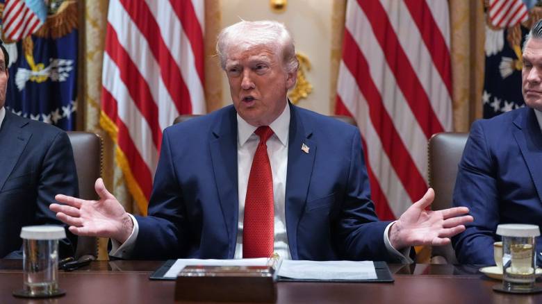 Τραμπ: «Είναι μια επιλογή» ο έλεγχος του πετρελαίου του Ιράν όπως στη Βενεζουέλα