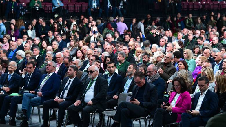 Με ομιλίες στελεχών συνεχίζονται οι εργασίες του συνεδρίου του ΠΑΣΟΚ